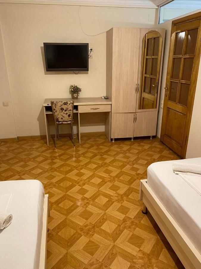Отель Тао Батуми Экстерьер фото